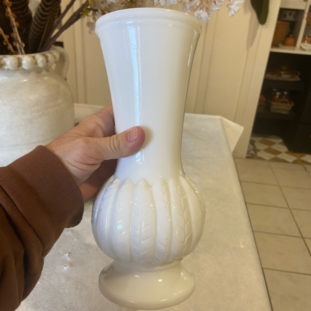 Elegant milk glass vase 9” Vintage Cottagecore